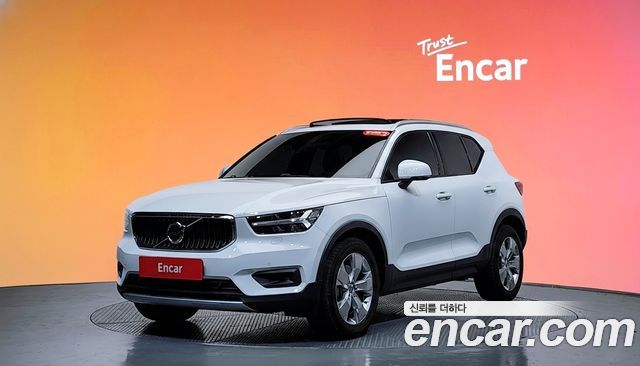 Volvo XC40 B4 Momentum — пробег 189 900 км — фото 1 из 5