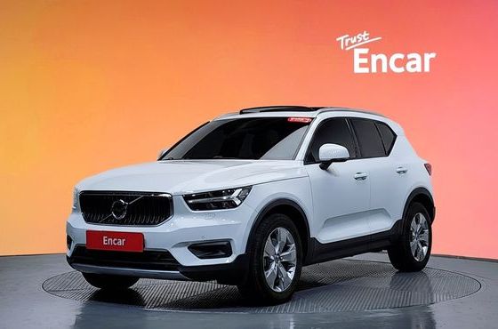 Volvo XC40 B4 Momentum — пробег 189 900 км — фото 1 из 5
