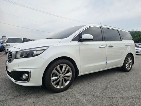 Kia Carnival 9-seater Prestige — пробег 220 190 км — фото 1 из 5