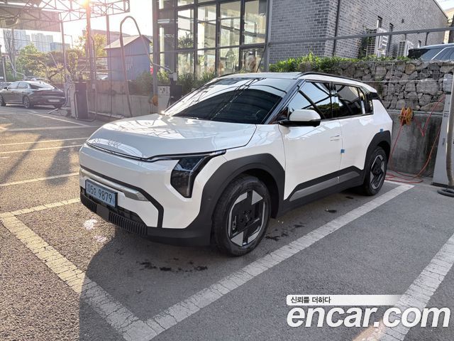 Kia EV3 Long Range 2WD Earth — пробег 150 км — фото 2 из 5