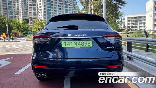 Maserati Levante из Кореи Encar