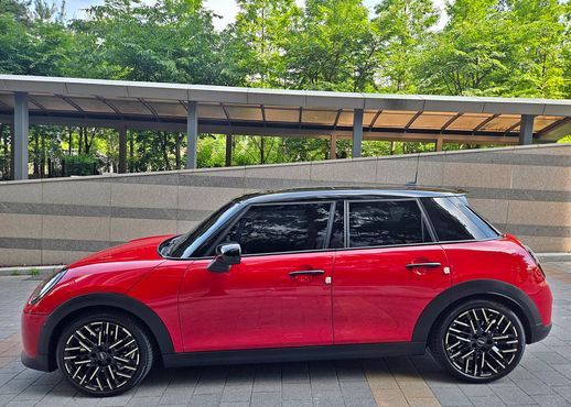 Mini Cooper 5 Door Favoured — пробег 5 470 км — фото 3 из 5