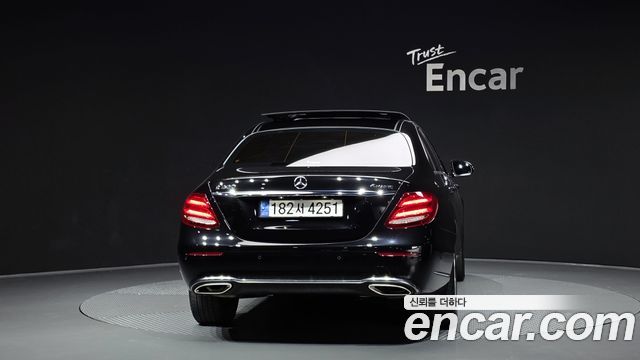 Mercedes-Benz E-Class из Кореи Encar