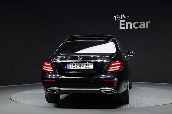 Mercedes-Benz E-Class E300 4MATIC Exclusive — пробег 90 379 км — фото 4 из 5