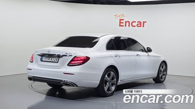 Mercedes-Benz E-Class E300 4MATIC Avnatgarde — пробег 86 951 км — фото 2 из 5