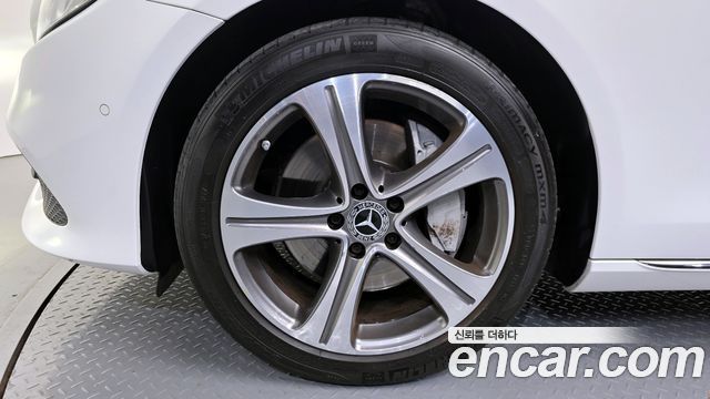 Mercedes-Benz E-Class E300 4MATIC Avnatgarde — пробег 86 951 км — фото 5 из 5