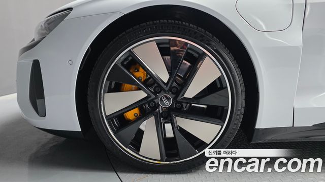 Audi e-tron GT из Кореи Encar