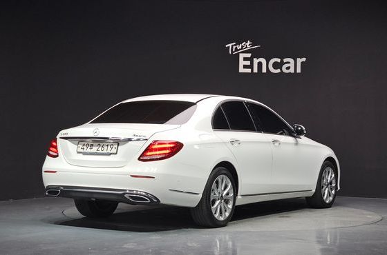 Mercedes-Benz E-Class E220d 4MATIC Exclusive — пробег 91 693 км — фото 2 из 5