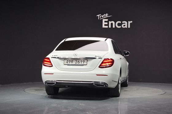 Mercedes-Benz E-Class E220d 4MATIC Exclusive — пробег 91 693 км — фото 4 из 5