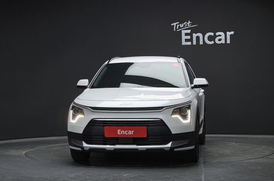 Kia Niro Prestige — пробег 2 088 км — фото 3 из 5