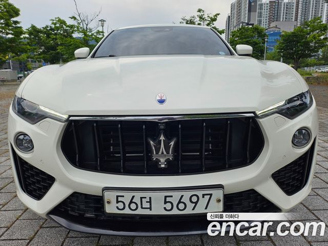 Maserati Levante из Кореи Encar