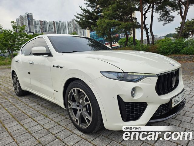 Maserati Levante из Кореи Encar