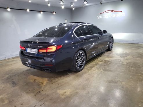 BMW 5-Series 530i M Sport Package Plus — пробег 75 587 км — фото 4 из 5