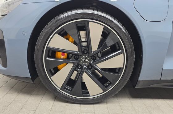 Audi e-tron GT GT quattro Premium — пробег 9 422 км — фото 5 из 5