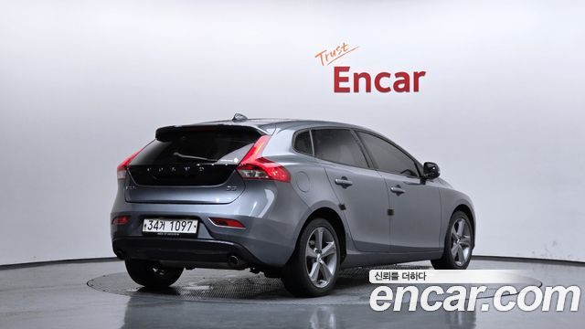 Volvo V40 из Кореи Encar