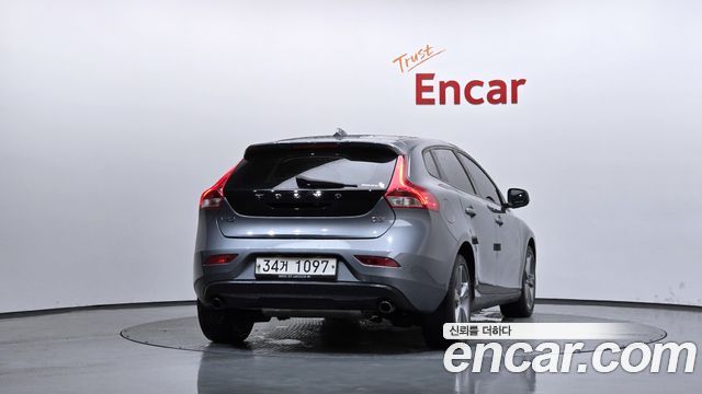 Volvo V40 из Кореи Encar