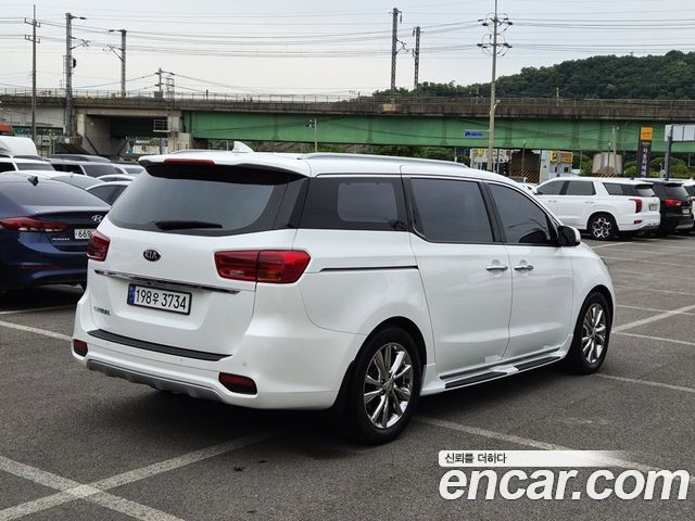 Kia Carnival из Кореи Encar