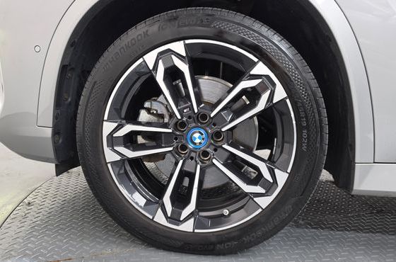 BMW iX1 xDrive 30 M Sport — пробег 123 662 км — фото 5 из 5