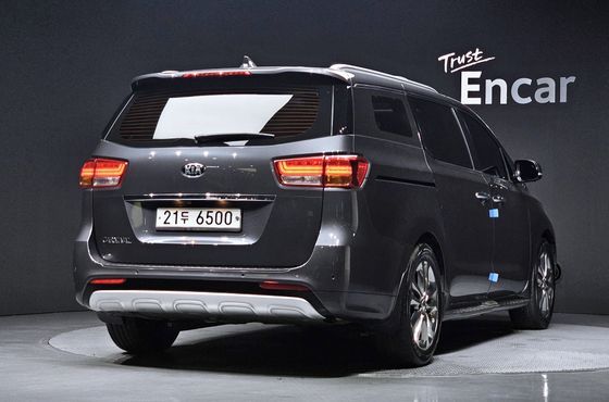 Kia Carnival 9-seater Prestige — пробег 75 794 км — фото 2 из 5