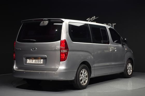 Hyundai Starex 11-Seater Wagon CVX Luxury — пробег 111 661 км — фото 2 из 5