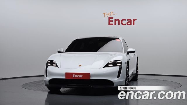 Porsche Taycan Base — пробег 41 370 км — фото 3 из 5