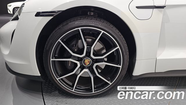 Porsche Taycan Base — пробег 41 370 км — фото 5 из 5