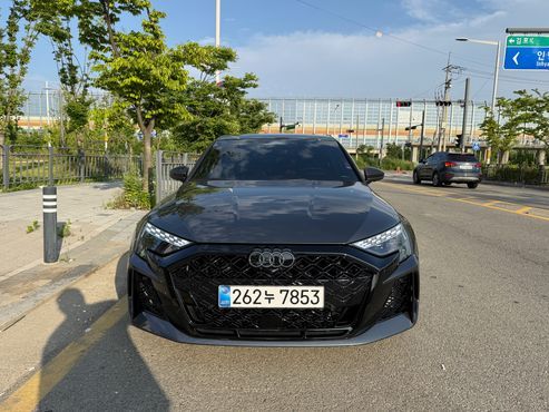 Audi RS3 2.5 TFSI Quattro — пробег 2 500 км — фото 1 из 5