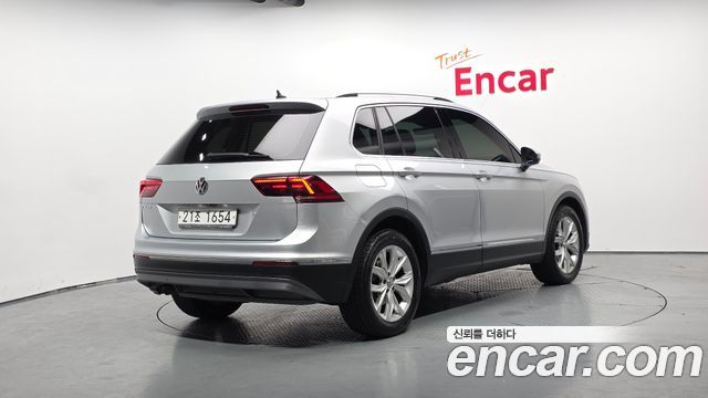Volkswagen Tiguan 2.0 TDI Premium — пробег 151 426 км — фото 2 из 5