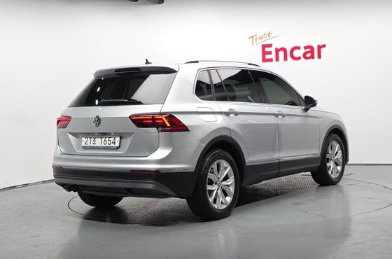 Volkswagen Tiguan 2.0 TDI Premium — пробег 151 426 км — фото 2 из 5