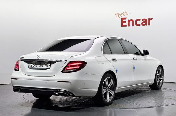 Mercedes-Benz E-Class E300 Avantgarde — пробег 67 835 км — фото 2 из 5