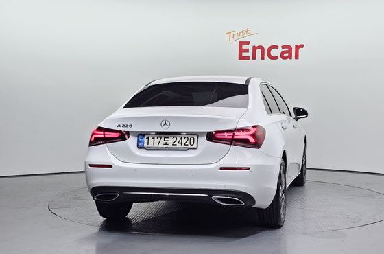Mercedes-Benz A-Class A220 Sedan — пробег 24 483 км — фото 4 из 5
