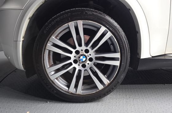 BMW X5 xDrive 40d — пробег 295 060 км — фото 5 из 5