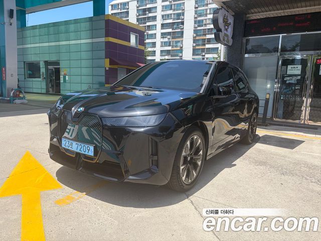 BMW iX xDrive45 M Sport — пробег 524 км — фото 2 из 5