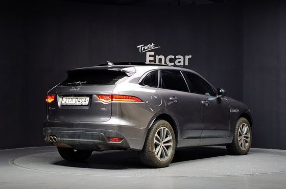 Jaguar F-PACE 20d R-Sport — пробег 69 470 км — фото 2 из 5
