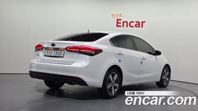Kia K3 из Кореи Encar