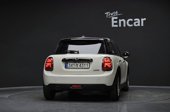 Mini Cooper 5Door Standard 3rd — пробег 57 169 км — фото 4 из 5