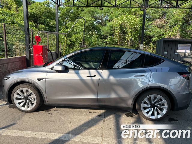 Tesla Model Y Long Range AWD — пробег 8 500 км — фото 3 из 5