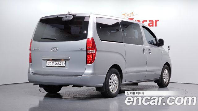 Hyundai Starex 11-Seater Wagon Smart — пробег 215 679 км — фото 2 из 5