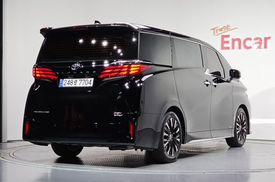 Toyota Alphard 2.5 HEV Executive AWD — пробег 7 015 км — фото 2 из 5