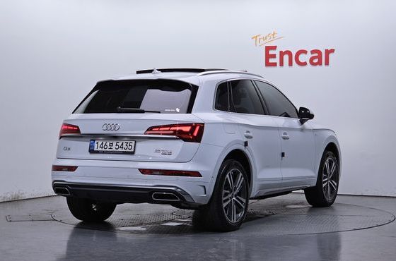 Audi Q5 45 TFSI Quattro Premium — пробег 46 651 км — фото 2 из 5