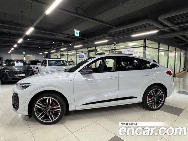 Audi Q5 45 TFSI Quattro S Line Black Edition Sport Back — пробег 17 км — фото 2 из 5