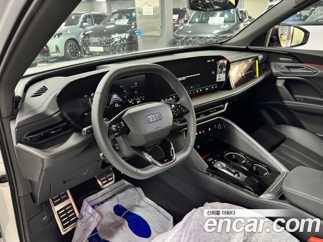 Audi Q5 45 TFSI Quattro S Line Black Edition Sport Back — пробег 17 км — фото 4 из 5