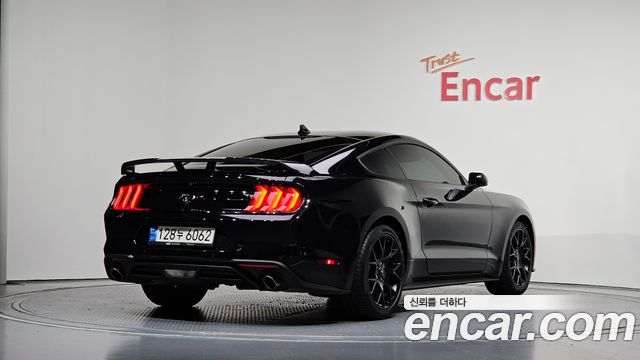 Ford Mustang Coupe — пробег 44 460 км — фото 2 из 5