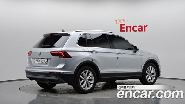 Volkswagen Tiguan 2.0 TDI Premium — пробег 59 161 км — фото 2 из 5