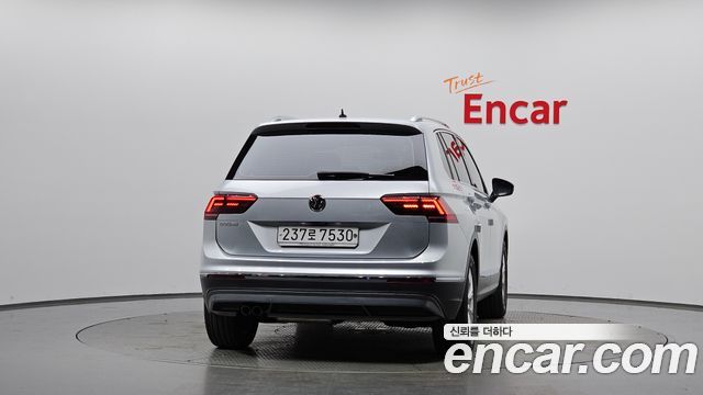 Volkswagen Tiguan 2.0 TDI Premium — пробег 59 161 км — фото 4 из 5