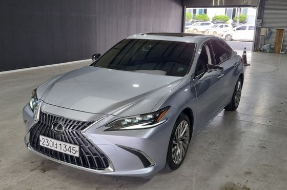 Lexus ES Executive — пробег 45 266 км — фото 2 из 5