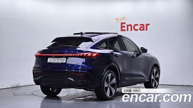 Audi Q5 40 TFSI 콰트로 S Line Sportback — пробег 2 634 км — фото 2 из 5