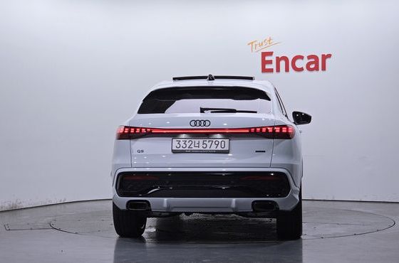 Audi Q5 40 TFSI 콰트로 S Line Sportback — пробег 1 590 км — фото 4 из 5