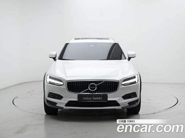 Volvo V90 B5 Ultimate AWD — пробег 14 833 км — фото 3 из 5