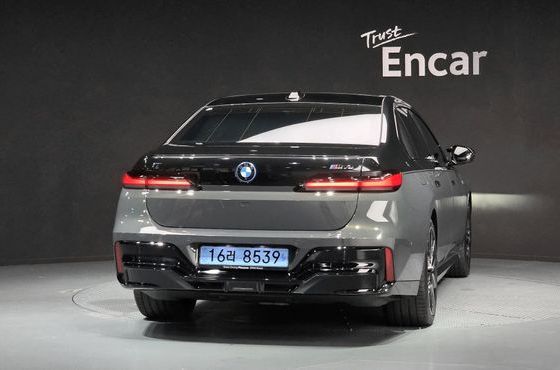 BMW i7 M70 xDrive M Performance — пробег 16 228 км — фото 4 из 5